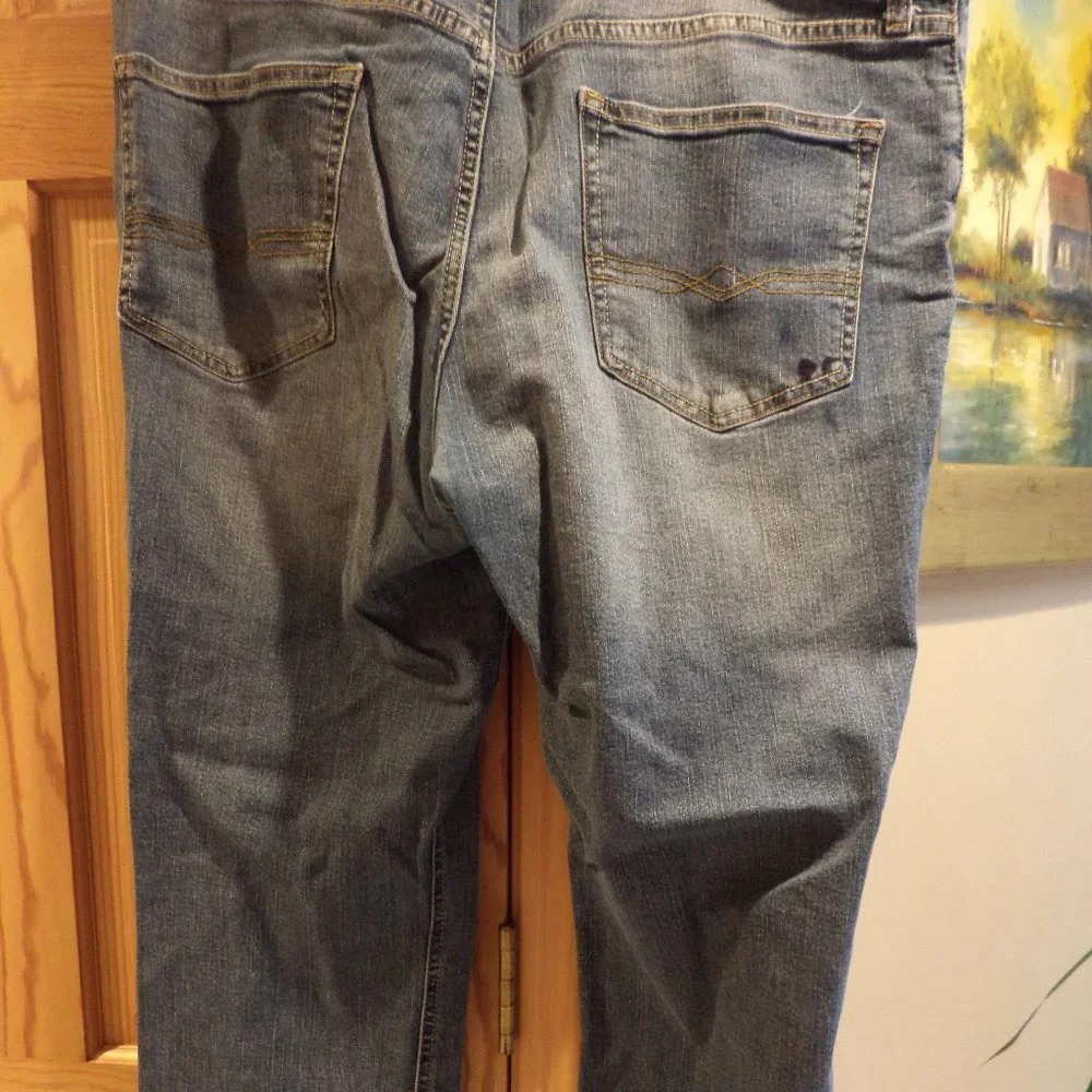 DENIZEN from LEVI'S 231 Athletic- 5-Pocket - Denim Jeans  Size: 36/32-Flat Front - Picture 9 of 13